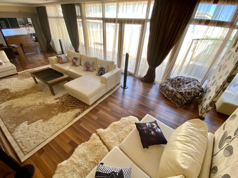Communal lounge/ TV room, Photo of the whole room, Seating area