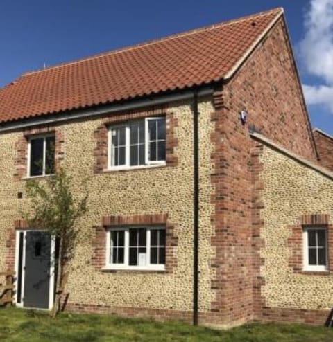 Flint Cottage House in Breckland District