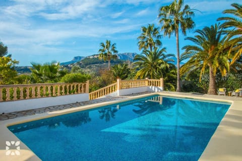 Nearby landmark, Day, Natural landscape, Mountain view, Pool view, Swimming pool, sunbed