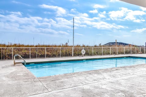 Edgewater West #25 Apartment in West Beach