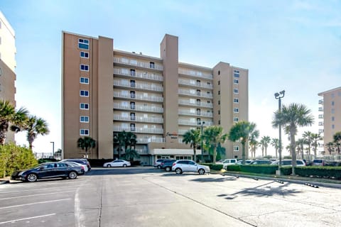 Edgewater West #25 Apartment in West Beach