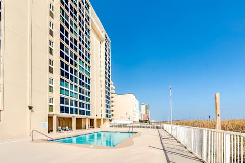 Edgewater West #25 Apartment in West Beach