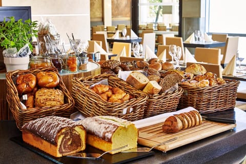 Breakfast, Buffet breakfast