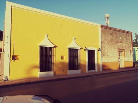 Facade/entrance