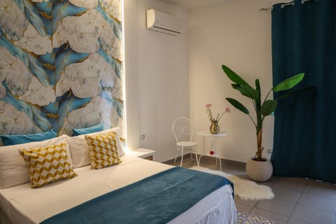 Photo of the whole room, Seating area, Bedroom, air conditioner