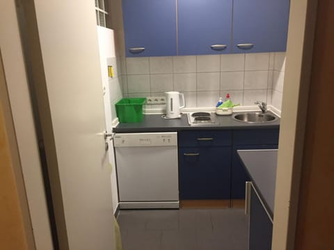Kitchen or kitchenette, Communal kitchen