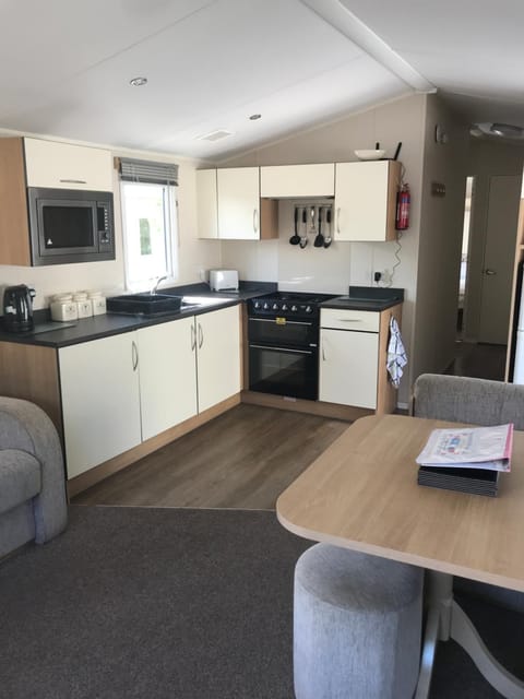 Deluxe 3 bedroomed caravan on Marton Mere with CH DG and decking House in Blackpool