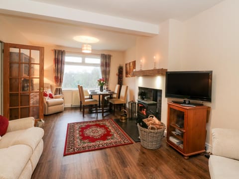 Glenfinglas Dam Cottage House in Scotland