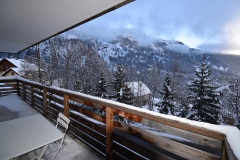 Nearby landmark, Day, Natural landscape, Winter, View (from property/room), Balcony/Terrace, Mountain view