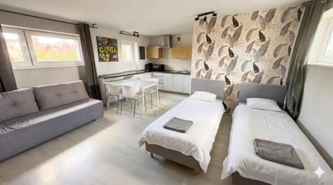 Communal lounge/ TV room, Living room, Bedroom
