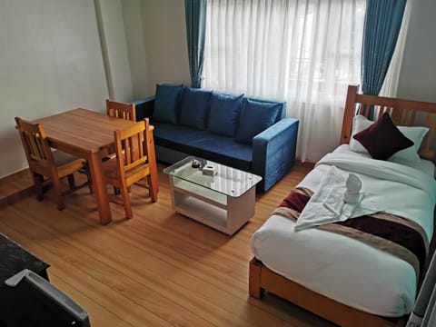 Bed, Living room