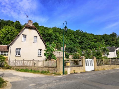 Facade/entrance, Garden view
