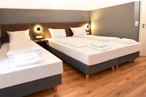 Bed, Photo of the whole room, towels