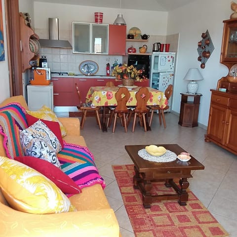 Casa vacanze Antonella Pula a 750mt dal centro. House in Pula