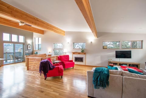 Blackberry Bramble House in Hood River