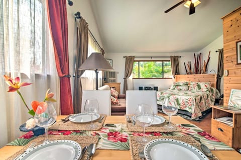 Fern Cottage Island Escape with Rainforest View! Apartment in Fern Forest