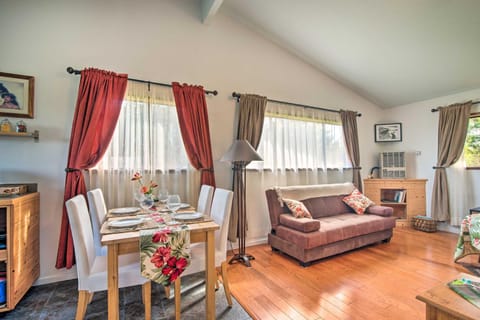 Fern Cottage Island Escape with Rainforest View! Apartment in Fern Forest