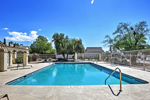 Dog-Friendly Tucson Home with Patio and Hot Tub House in Casas Adobes