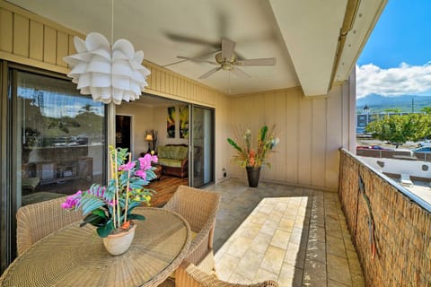 Downtown Air Conditioned Condo Walk to Beaches Apartment in Holualoa