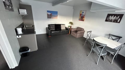 TV and multimedia, Kitchen or kitchenette, Living room, Seating area, Dining area, minibar