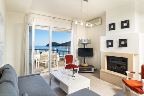 Living room, Sea view