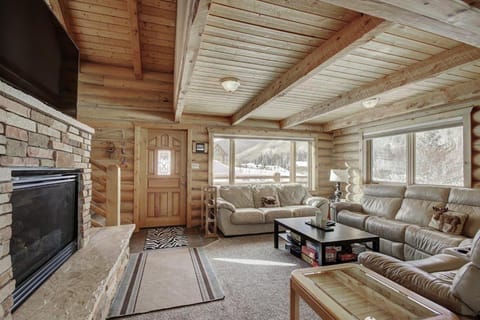 Alpine Ski Lodge: Amazing View and Private Hot Tub House in Blue River
