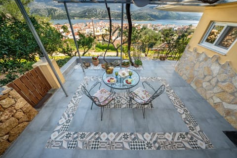 Neighbourhood, Balcony/Terrace