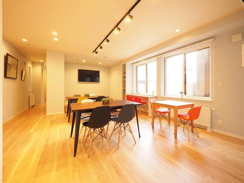 Communal lounge/ TV room, Living room, Dining area