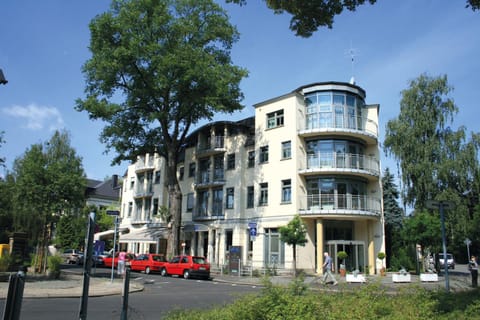 Facade/entrance, Facade/entrance