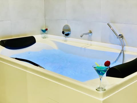 Bathroom, Bath