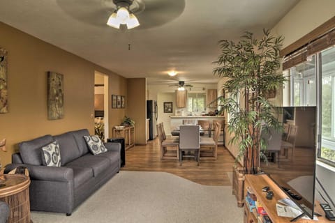 Tropical Volcano Bungalow Less Than 4 Mi to Natl Park! House in Volcano