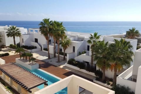 Property building, Spring, Winter, Summer, Balcony/Terrace, Beach, Autumn, Sea view, Swimming pool