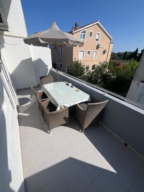 Patio, Day, View (from property/room), Balcony/Terrace