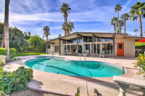 Palm Springs Oasis with Pool and Golf Course Views! House in Cathedral City
