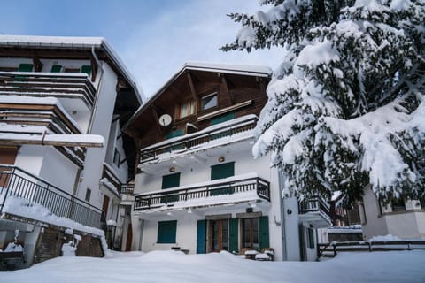 Property building, Winter
