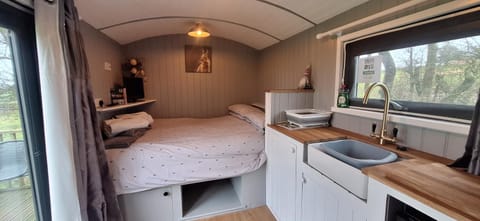 pen-rhos luxury glamping "The Hare Hut" Campground/ 
RV Resort in Wales