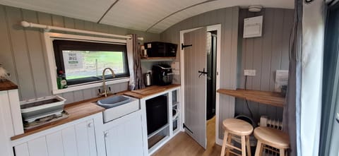 pen-rhos luxury glamping "The Hare Hut" Campground/ 
RV Resort in Wales