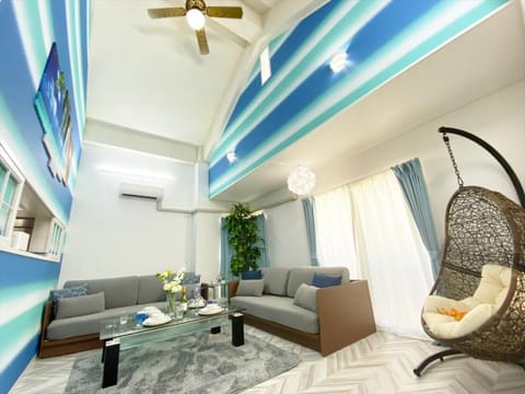 Living room, Photo of the whole room