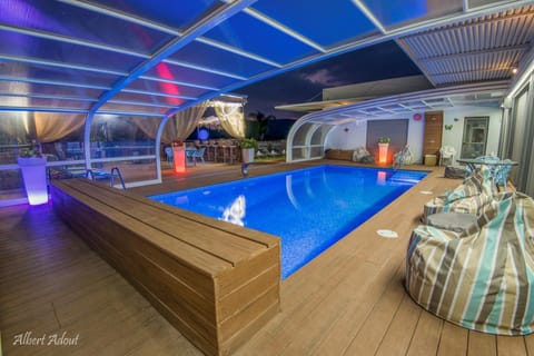 Property building, Swimming pool