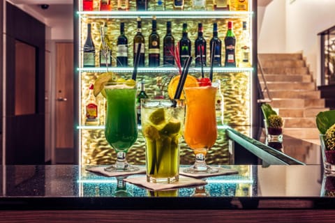 Lounge or bar, Drinks