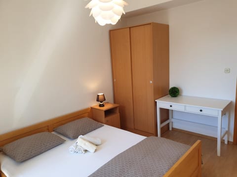 Bed, Bedroom, towels, wardrobe