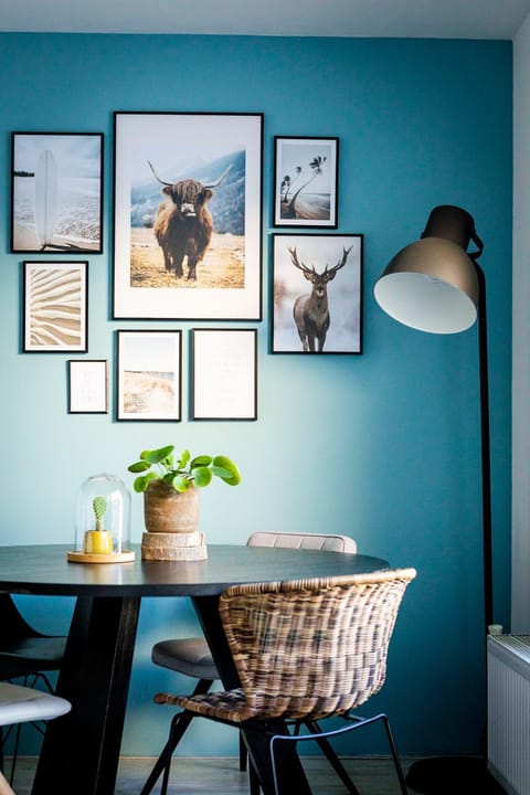 Seating area, Dining area
