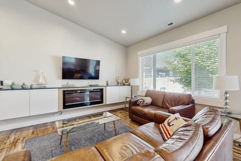 Lochwood Getaway House in Garden City