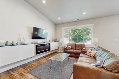 Lochwood Getaway House in Garden City