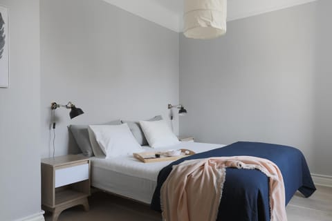 Bed, People, Photo of the whole room, Bedroom