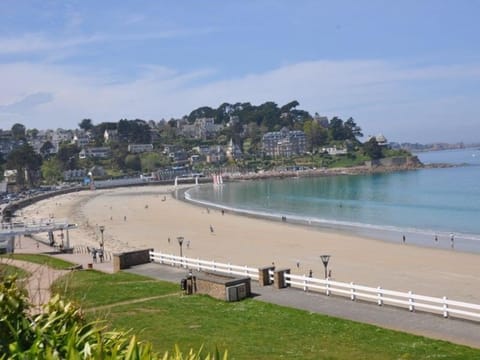 Maison avec Jardin Clôturé, Parking, Proche Centre de Perros-Guirec, Quartier Calme - FR-1-368-218 House in Perros-Guirec