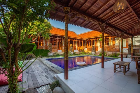 Property building, Swimming pool