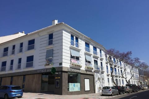 Property building, Neighbourhood