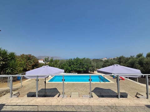 Swimming pool, sunbed