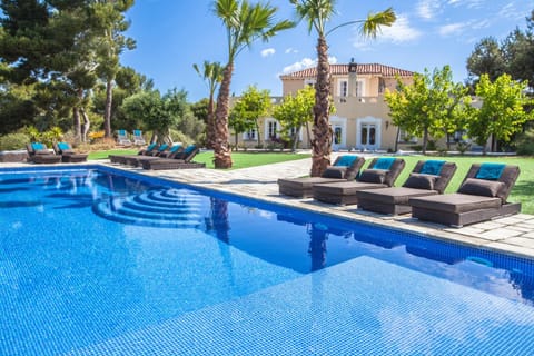 Property building, Swimming pool, Swimming pool